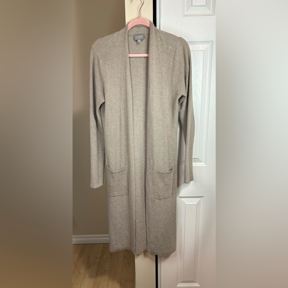 Cyrus cardigan size medium - Picture 1 of 3